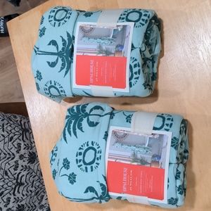 Opalhouse Palm frond print adult hooded towels with tassel (set of 2)